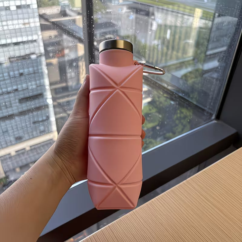 700ML Diamond-Shaped Water Bottle with Collapsible Silicone Cup in random color